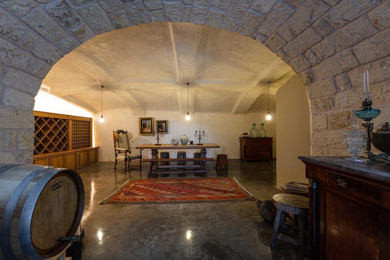 Villa Mantilari Wine Estate 7 Apartments 2 Private Pools 1 Heated Tennis Court Fitness Center Archanes Bagian luar foto