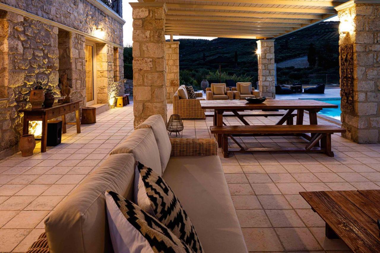 Villa Mantilari Wine Estate 7 Apartments 2 Private Pools 1 Heated Tennis Court Fitness Center Archanes Bagian luar foto