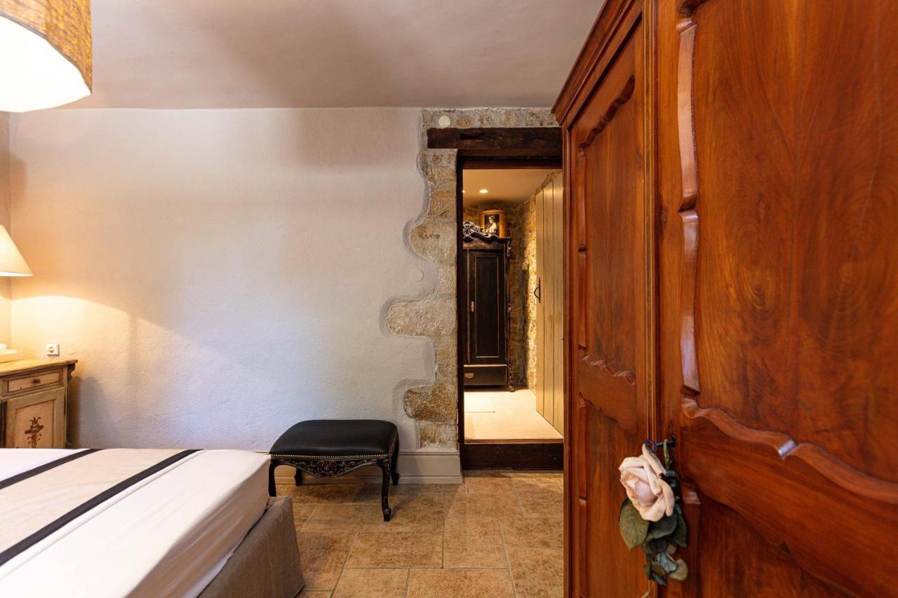 Villa Mantilari Wine Estate 7 Apartments 2 Private Pools 1 Heated Tennis Court Fitness Center Archanes Bagian luar foto