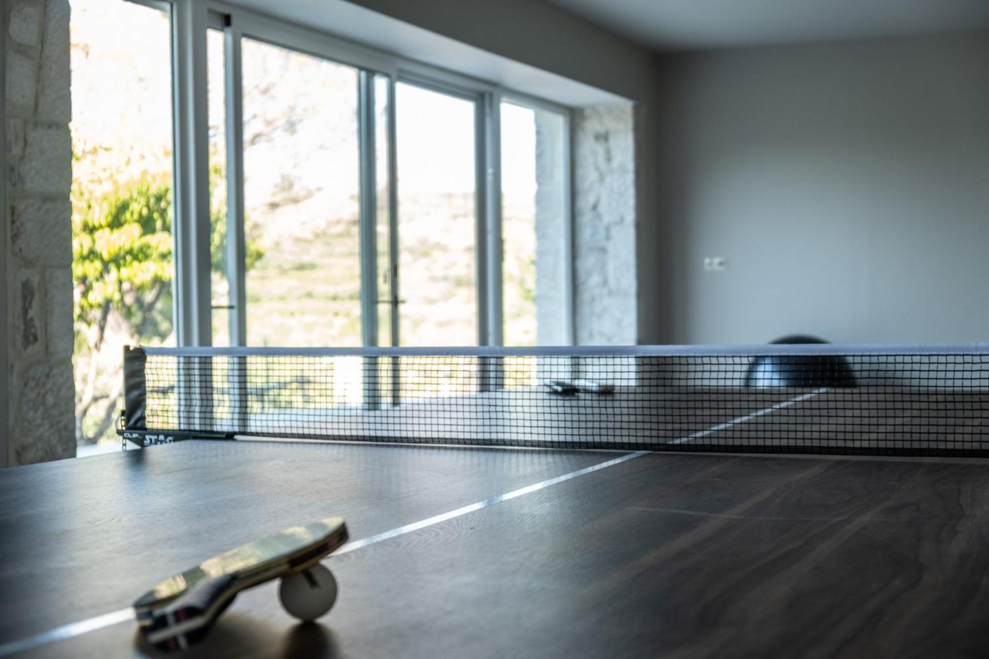 Villa Mantilari Wine Estate 7 Apartments 2 Private Pools 1 Heated Tennis Court Fitness Center Archanes Ruang foto