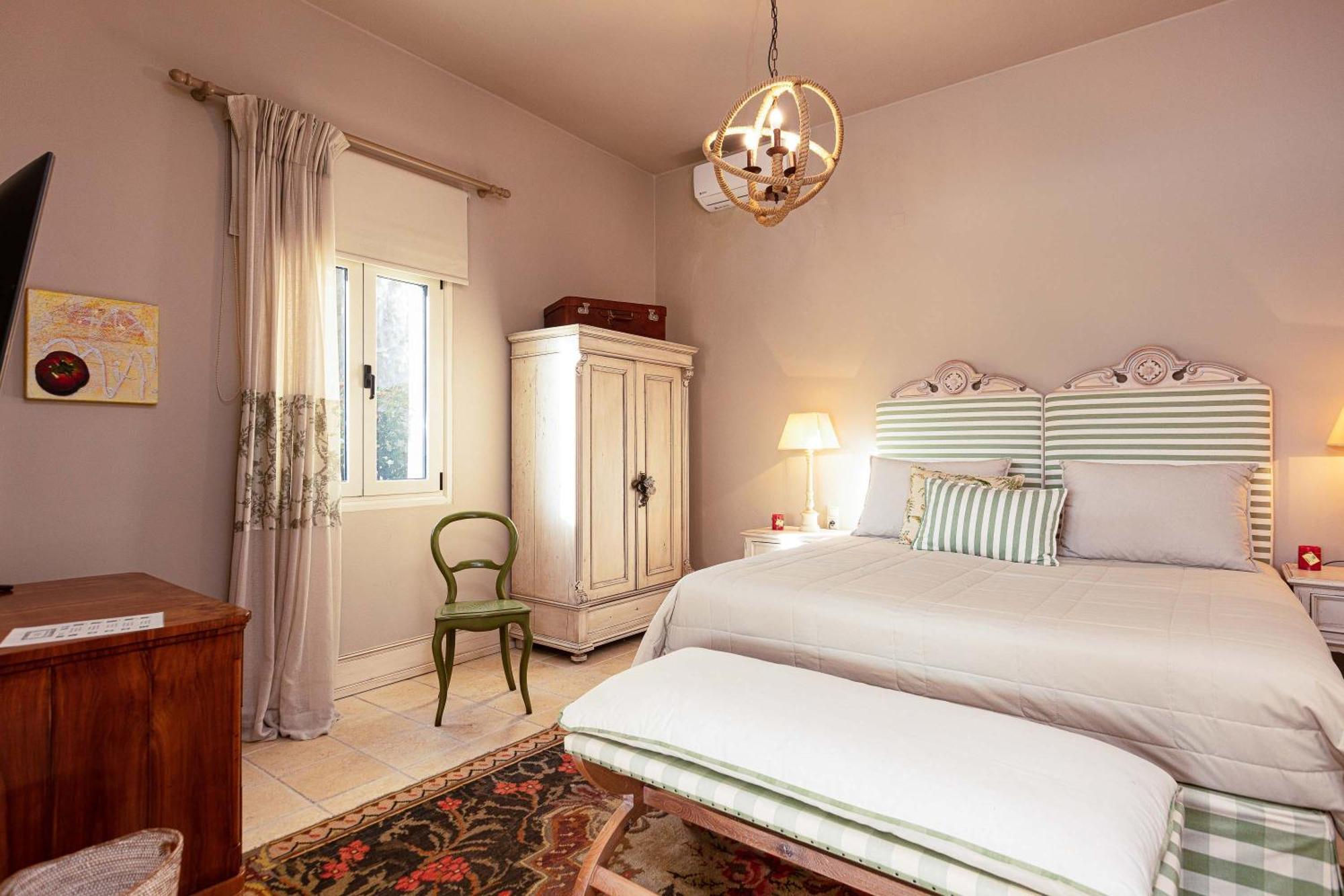 Villa Mantilari Wine Estate 7 Apartments 2 Private Pools 1 Heated Tennis Court Fitness Center Archanes Bagian luar foto